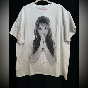 2/$18 CLEARANCE
EUC Britney Spears x Welcome T-Shirt